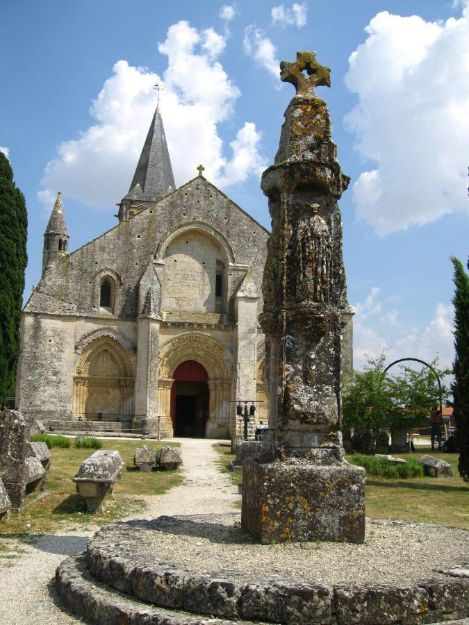 Bed and Breakfast Les Noyers Aulnay Aulnay  Exterior foto